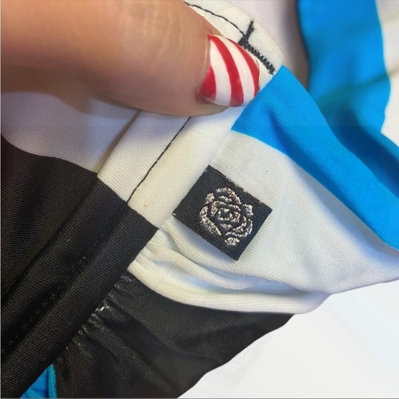 LA VIE EN ROSE | XL Striped Twist Bikini Top (SC) - Picture 4 of 5